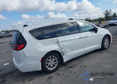 2025 Chrysler Pacifica Select from USA, damaged, VIN 2C4RC1BGXSR511691